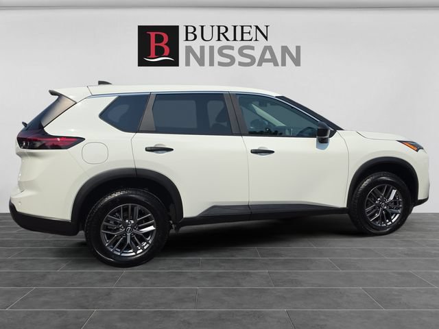 Used 2024 Nissan Rogue S AWD/4WD image 6