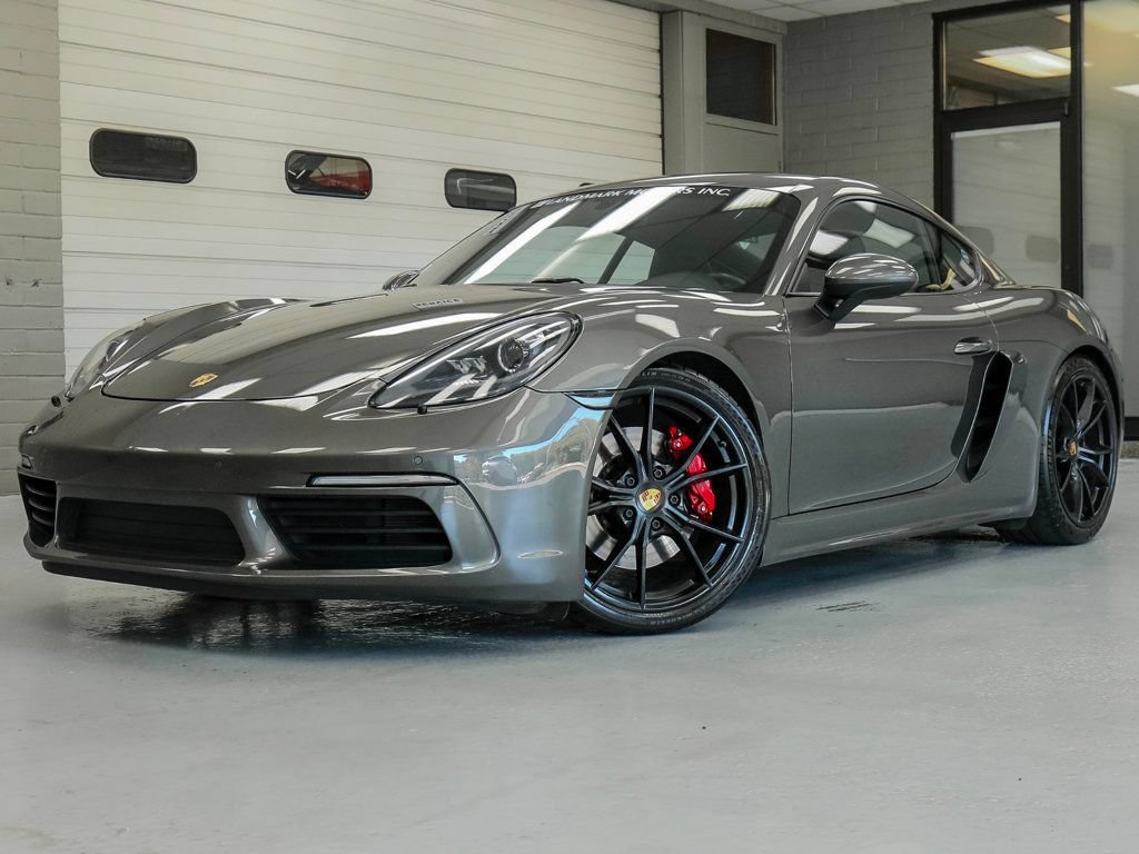 Used 2018 Porsche 718 Cayman RWD image 2