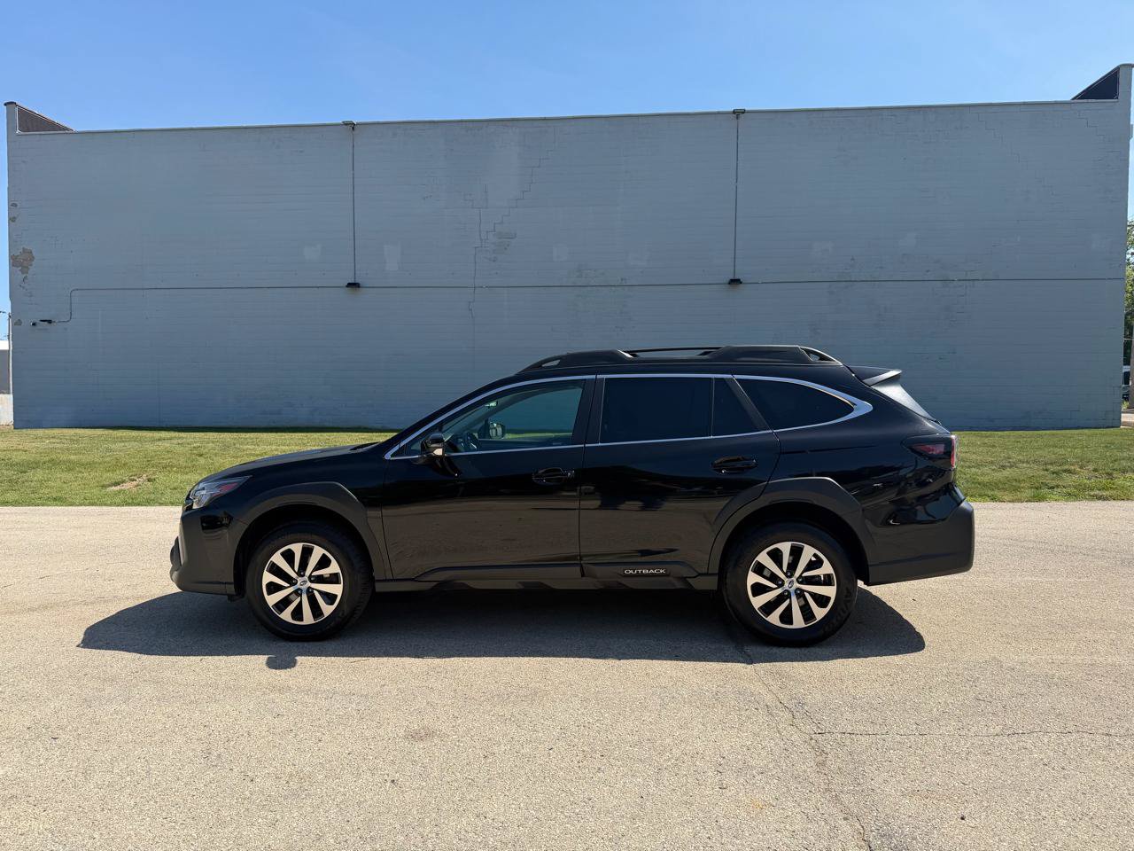 Used 2024 Subaru Outback Premium AWD/4WD image 4
