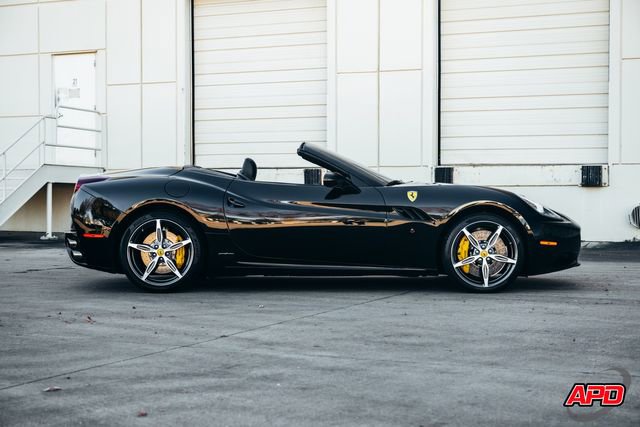 Used 2014 Ferrari California image 13