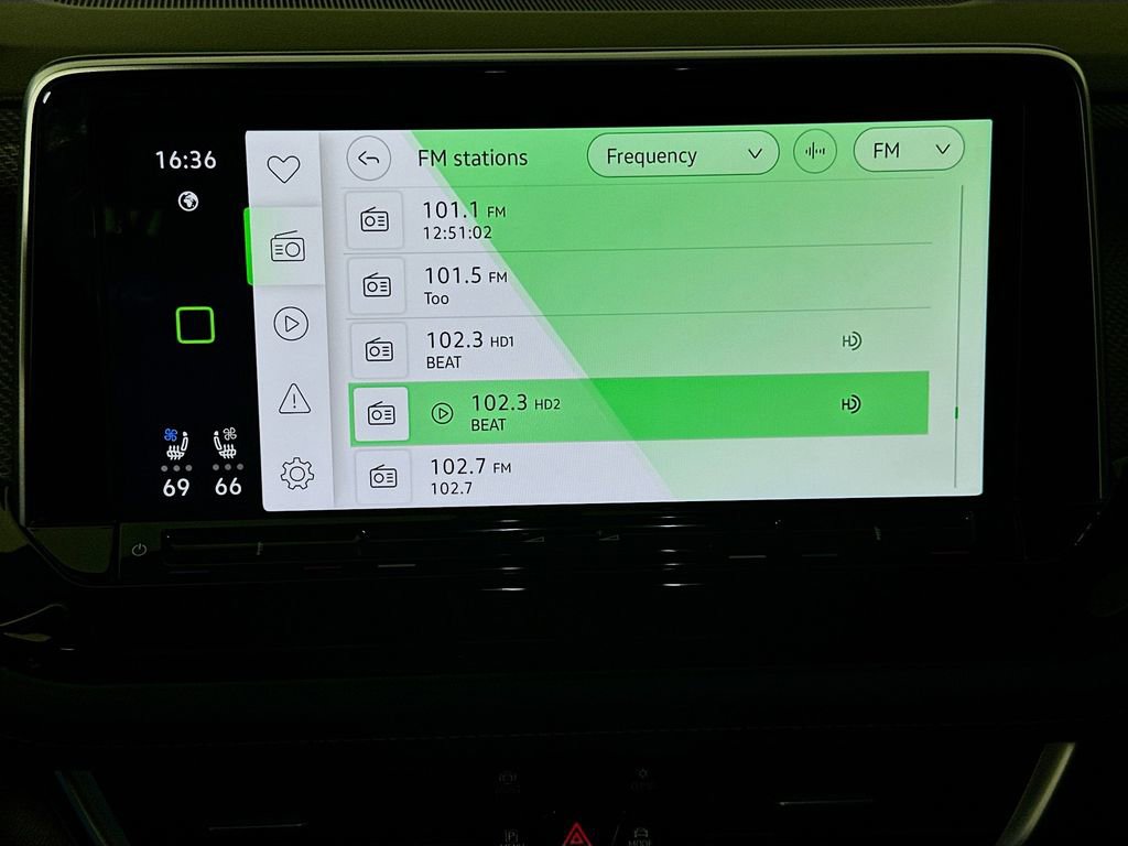 Used 2025 Volkswagen Atlas Cross Sport SEL Premium R-Line image 15