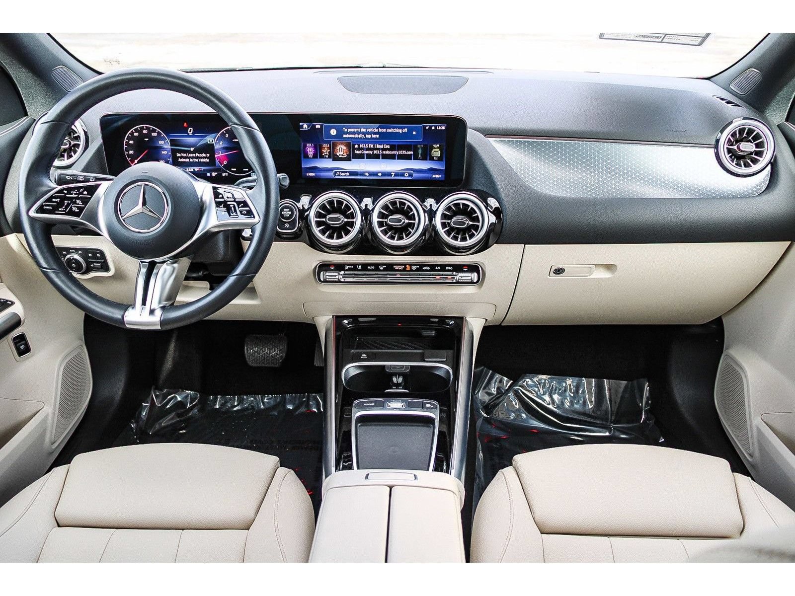 Used 2025 Mercedes-Benz GLA 250 image 11