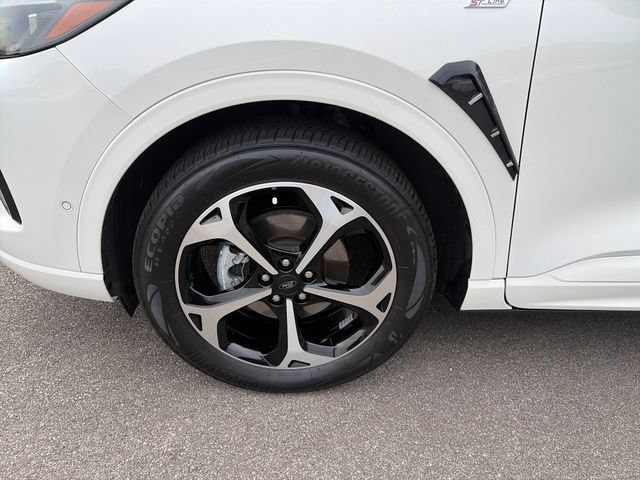 Certified 2023 Ford Escape ST-Line Elite w/ Premium Technology Package AWD/4WD image 40