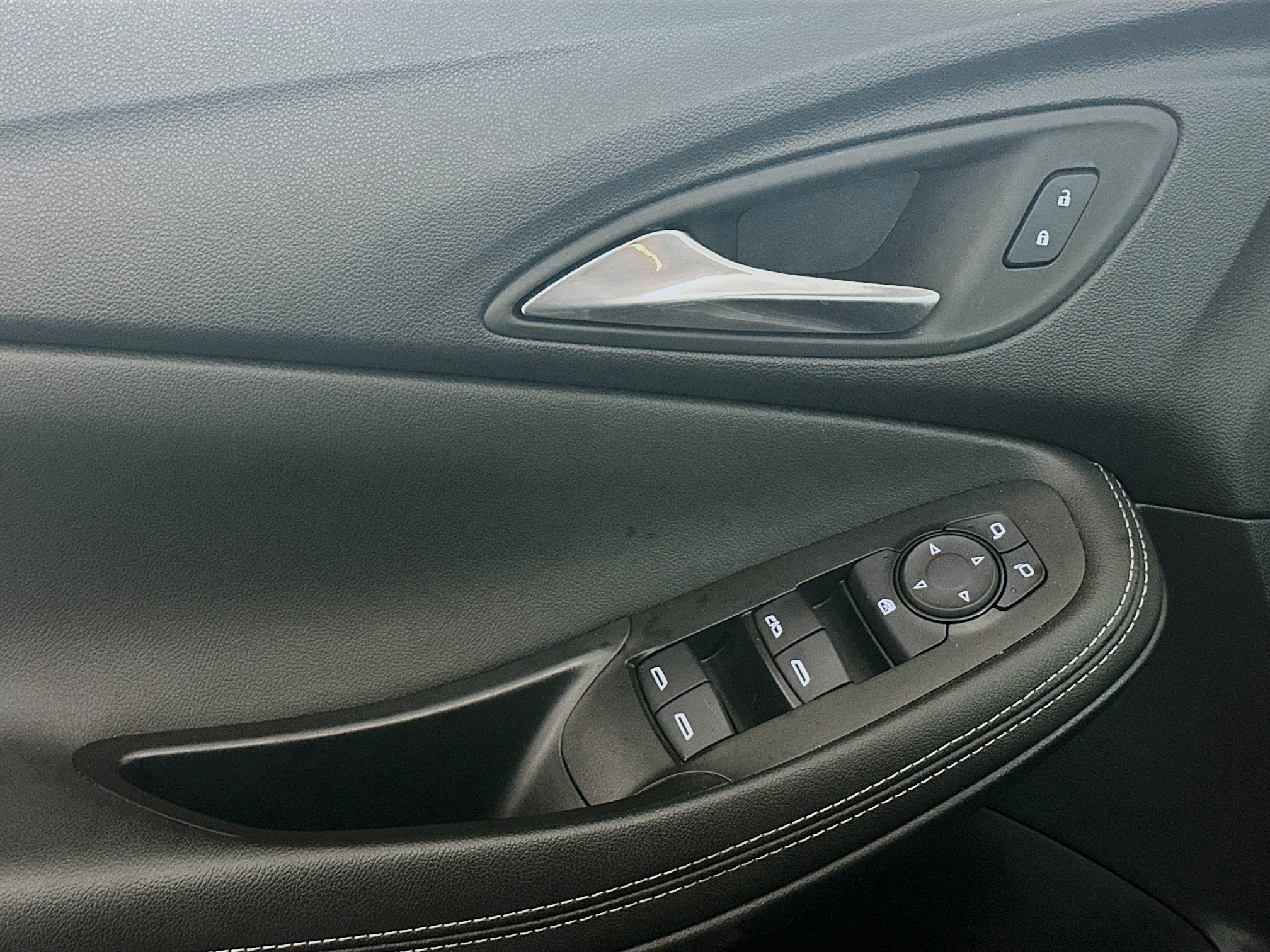 Used 2025 Buick Encore GX Preferred image 15
