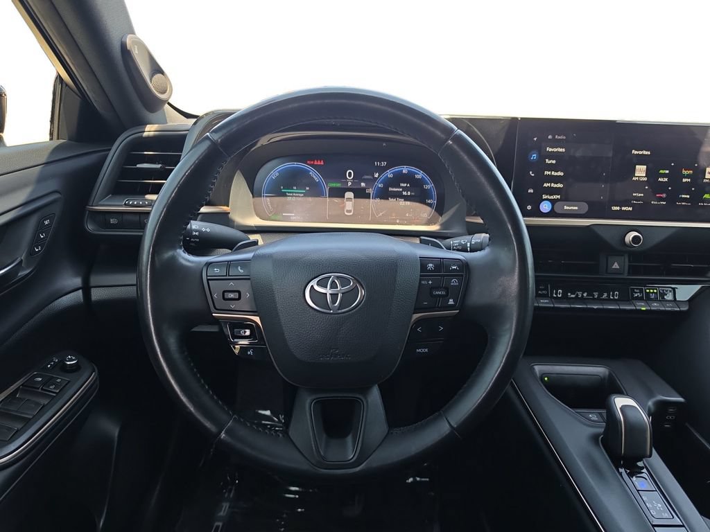 Used 2023 Toyota Crown Platinum AWD/4WD image 14