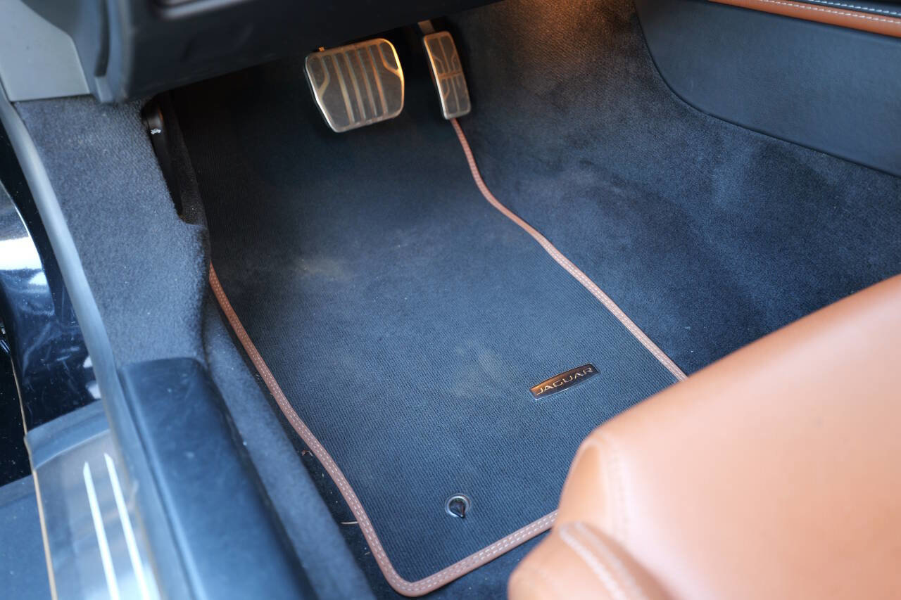 Used 2021 Jaguar F-TYPE R image 77