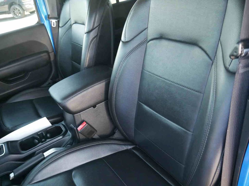 Used 2022 Jeep Wrangler Unlimited Sahara image 38