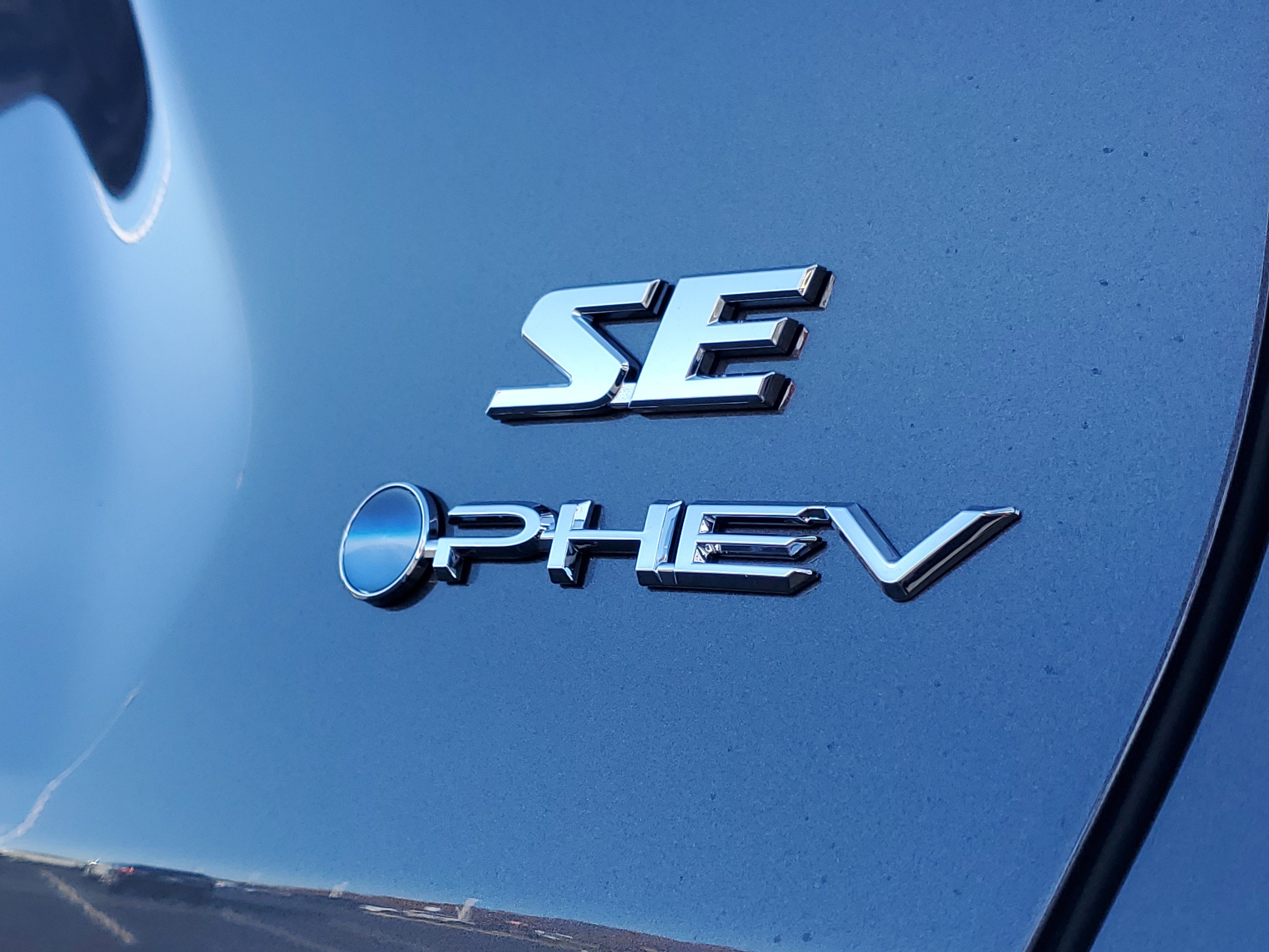 New 2025 Toyota RAV4 SE image 6