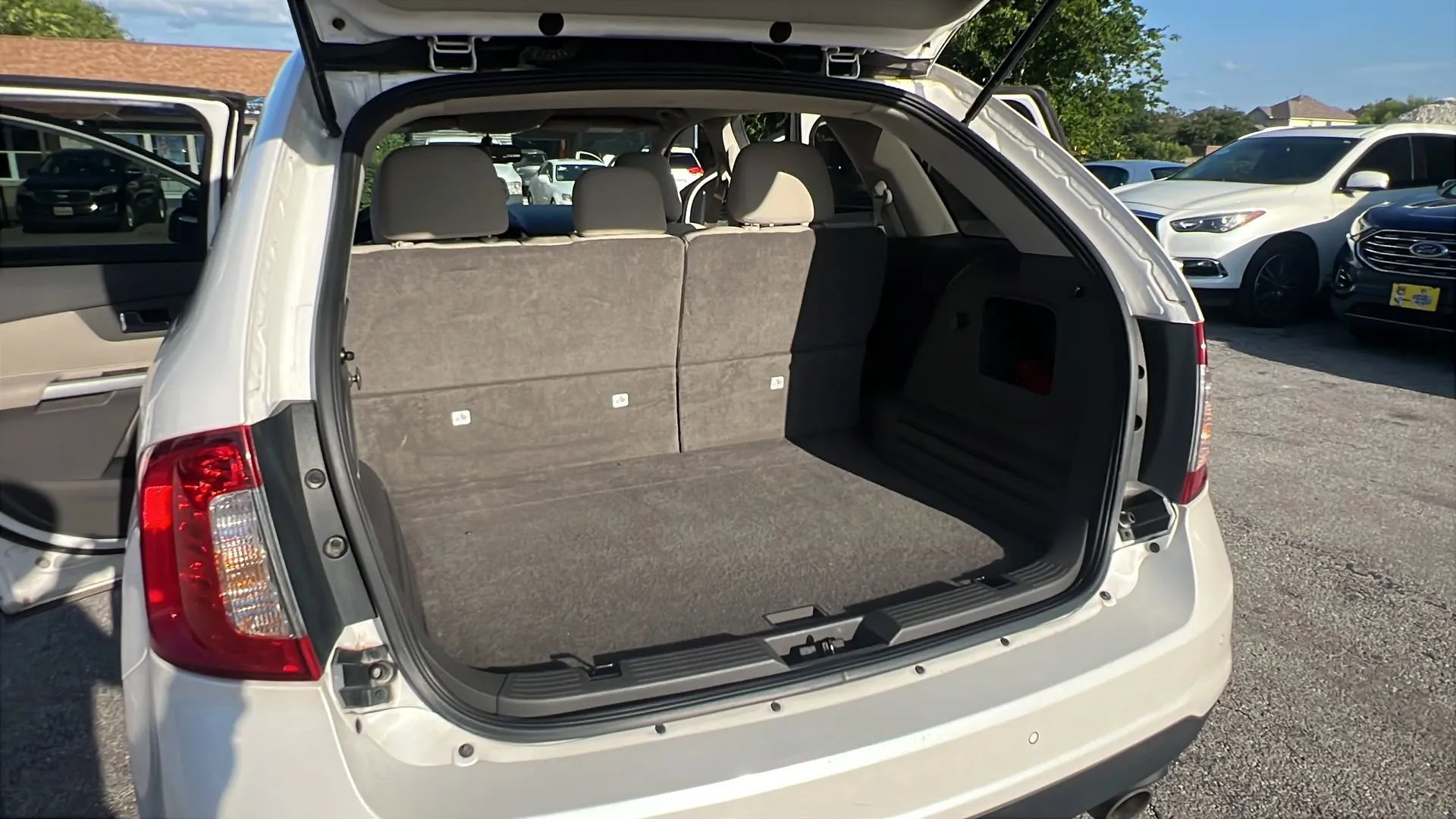 Used 2012 Ford Edge SEL FWD image 22