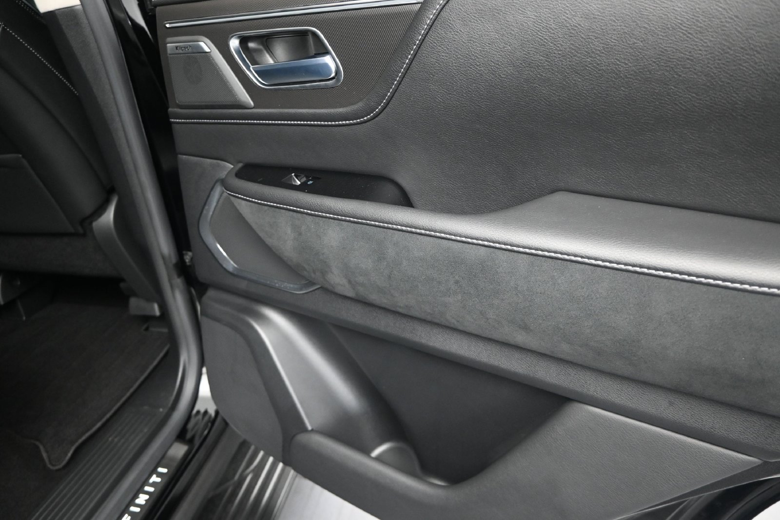 Certified 2025 INFINITI QX80 Luxe RWD image 22
