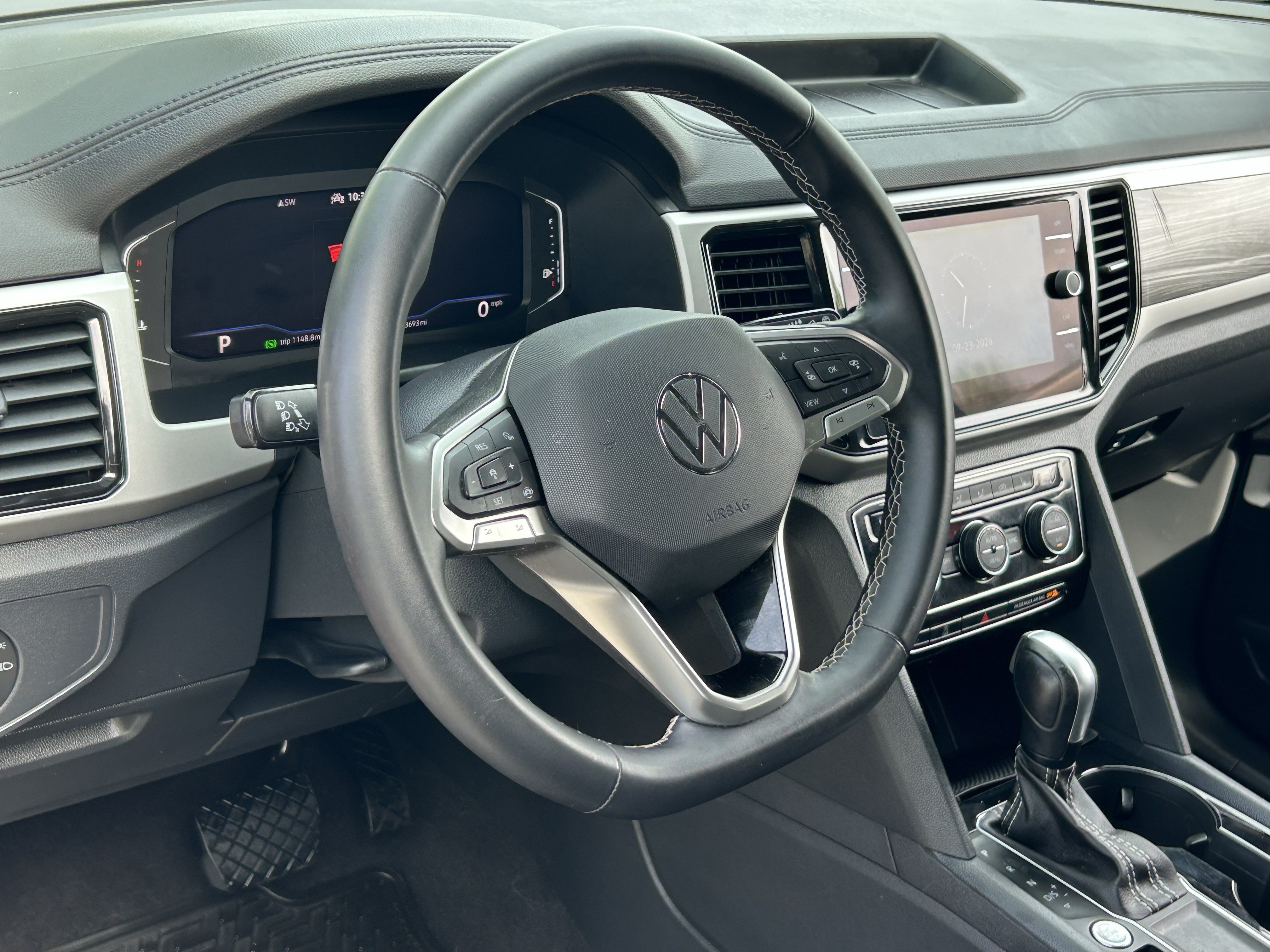 Used 2023 Volkswagen Atlas Cross Sport SE w/ Panoramic Sunroof Package FWD image 27