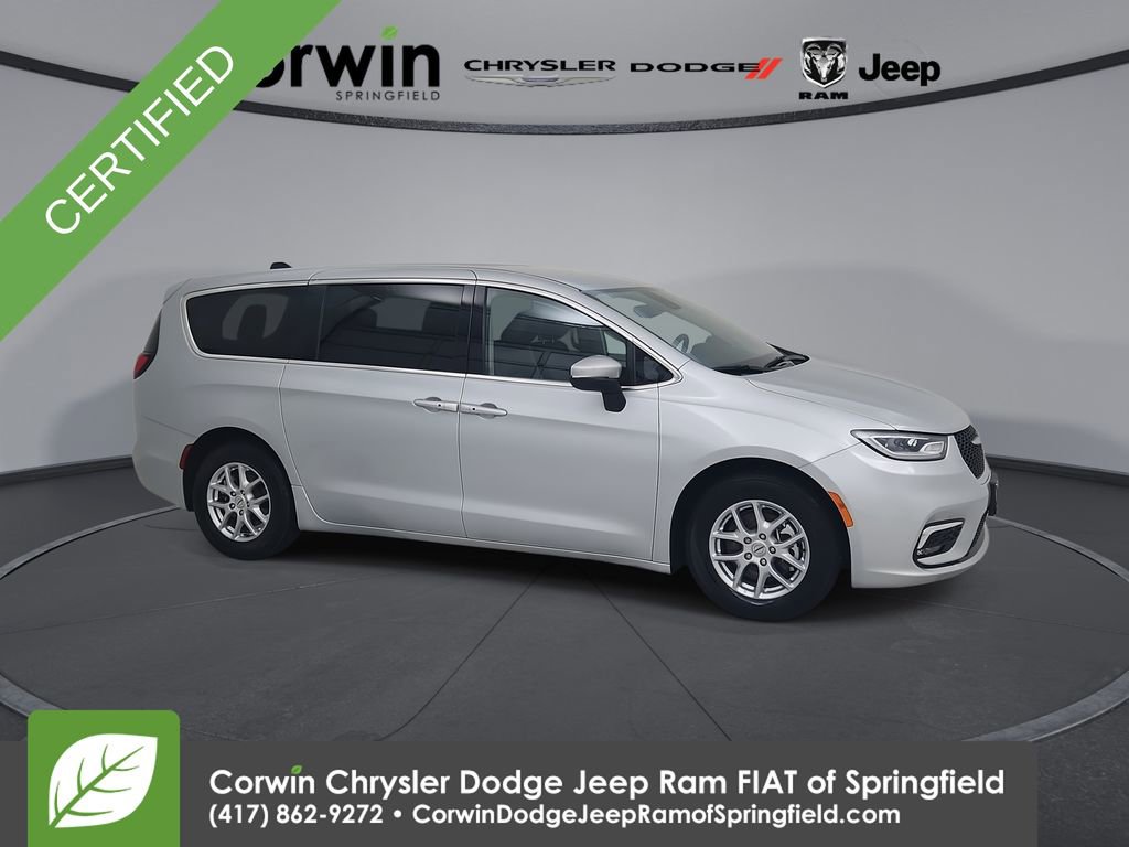 Certified 2023 Chrysler Pacifica Touring-L image 1