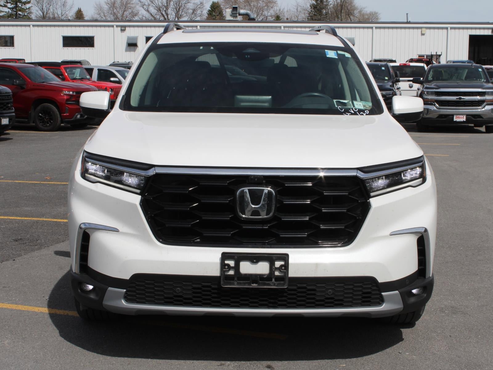 Used 2024 Honda Pilot Elite image 2