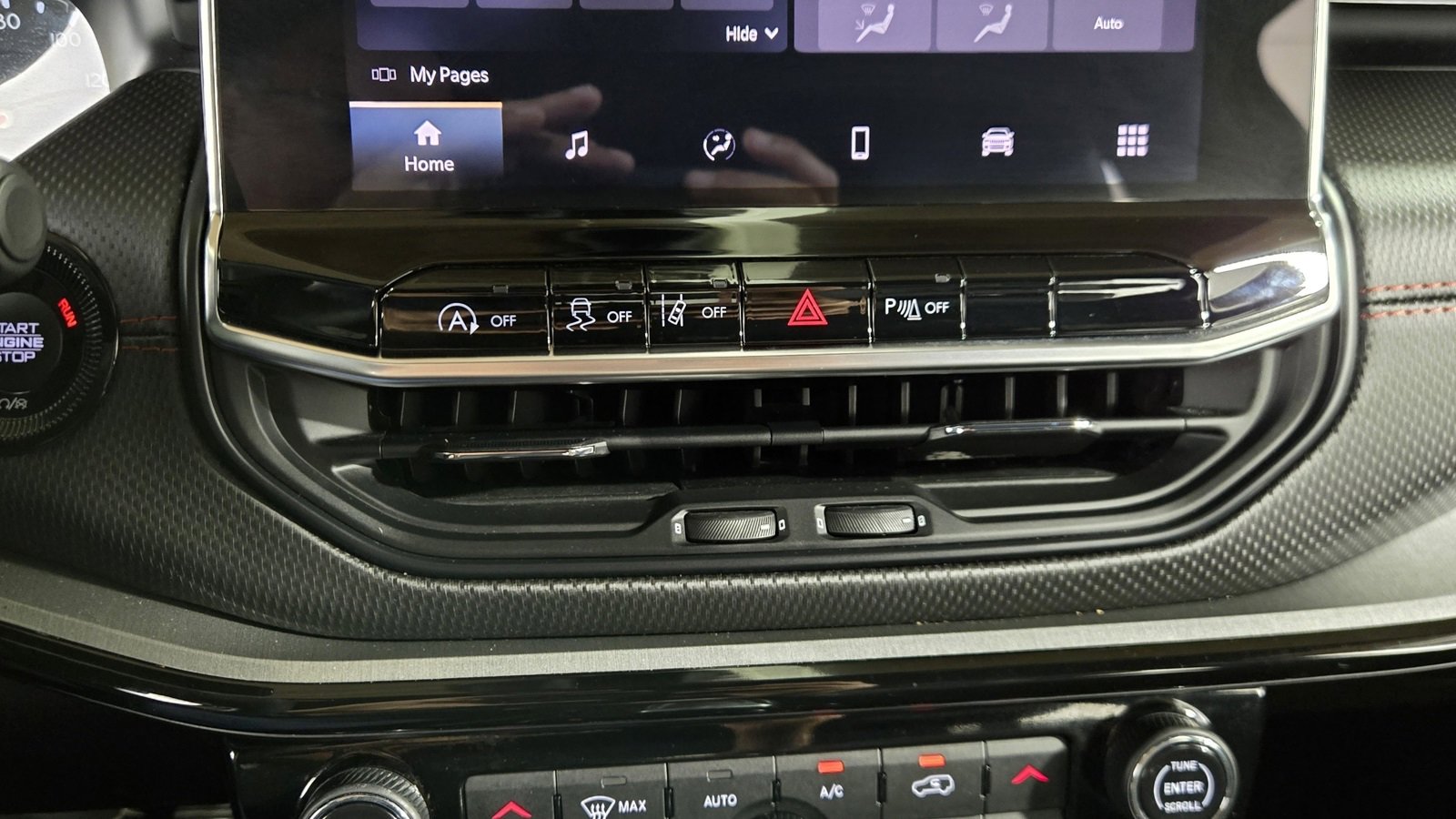 Used 2024 Jeep Compass Trailhawk image 14