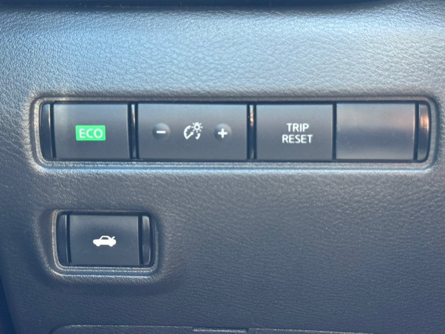 Used 2024 Nissan Sentra SV FWD image 8