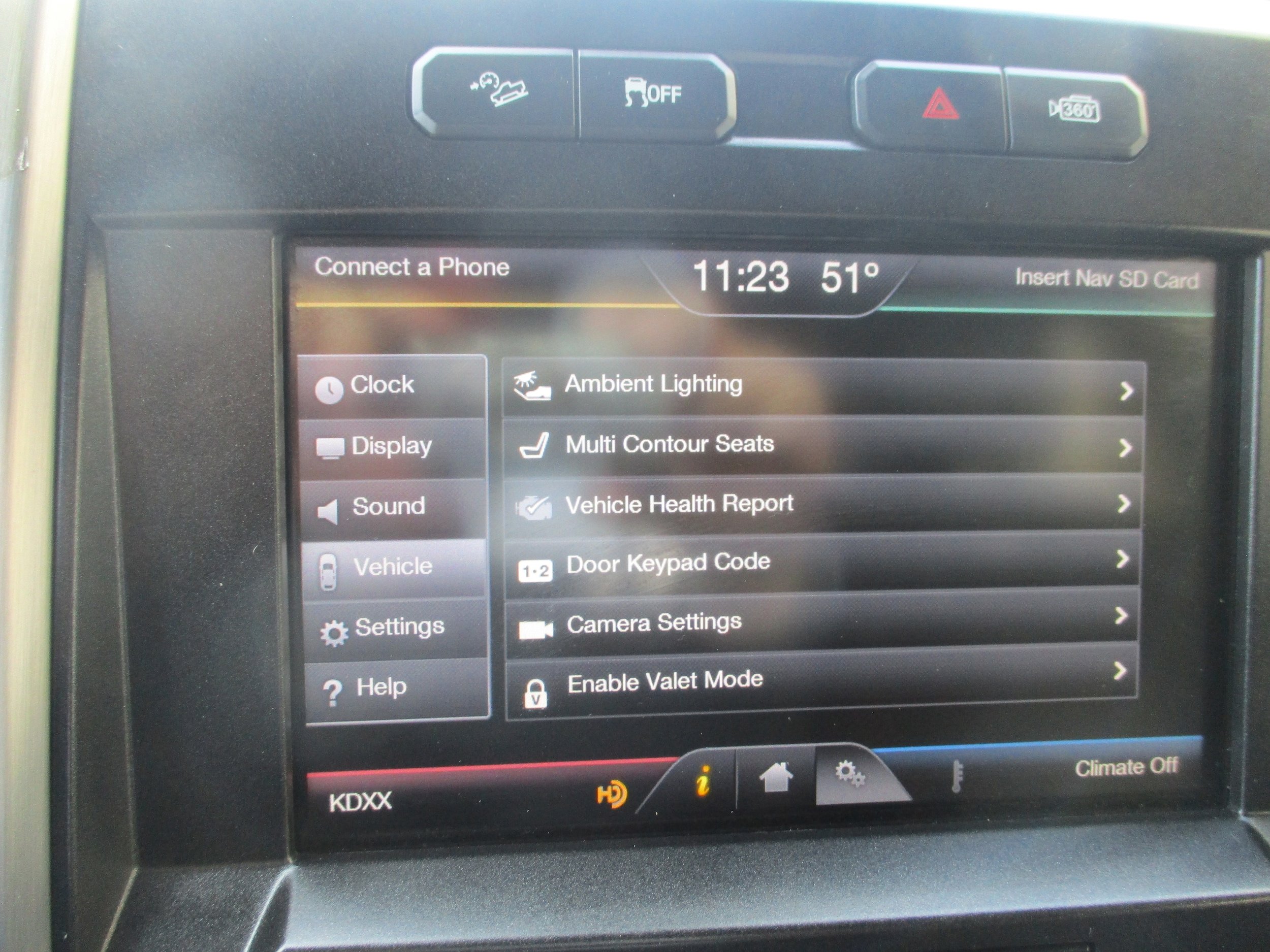 Used 2015 Ford F150 Platinum w/ Equipment Group 701A Luxury AWD/4WD image 20