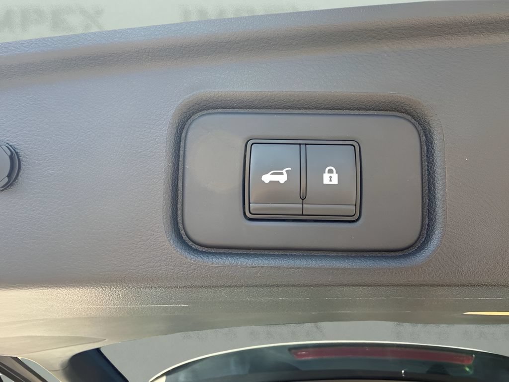 Used 2023 Nissan Pathfinder SL AWD/4WD image 30