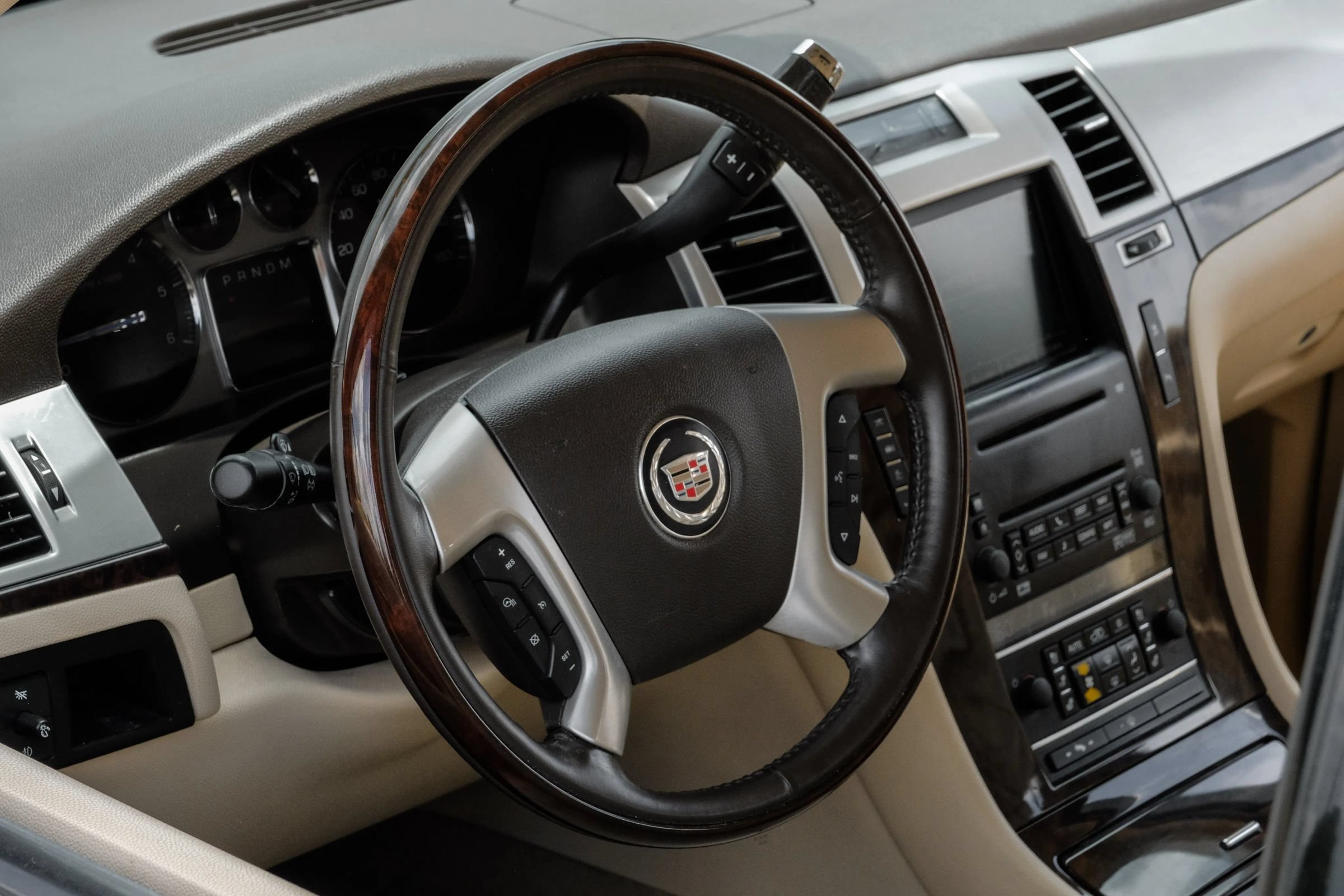 Used 2007 Cadillac Escalade EXT w/ Information Package AWD/4WD image 19