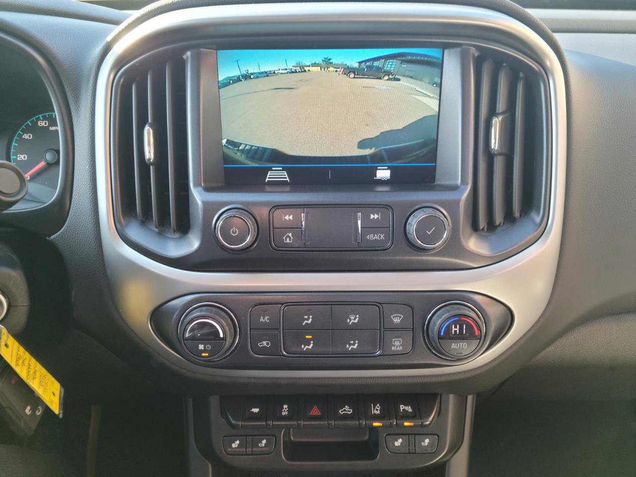 Used 2022 Chevrolet Colorado LT w/ Luxury Package AWD/4WD image 11