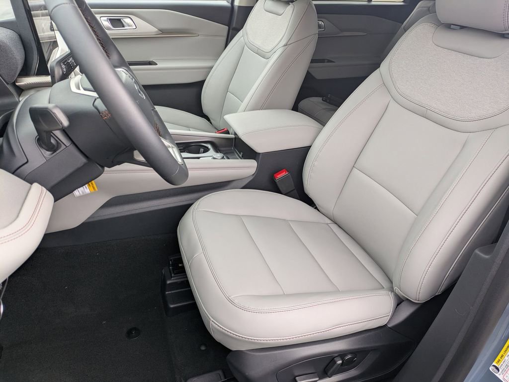 New 2026 Ford Explorer Active w/ Active Comfort Package image 16