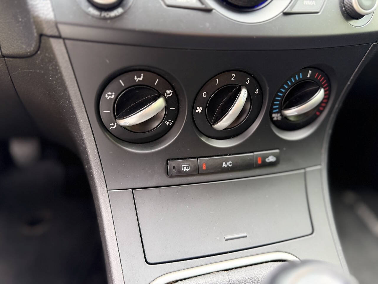 Used 2012 MAZDA MAZDA3 i Sport FWD image 16