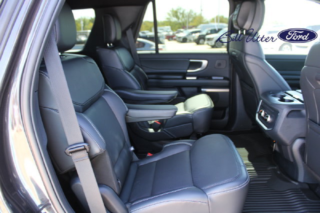 Used 2027 Ford Expedition Platinum w/ Stealth Appearance Package AWD/4WD image 13