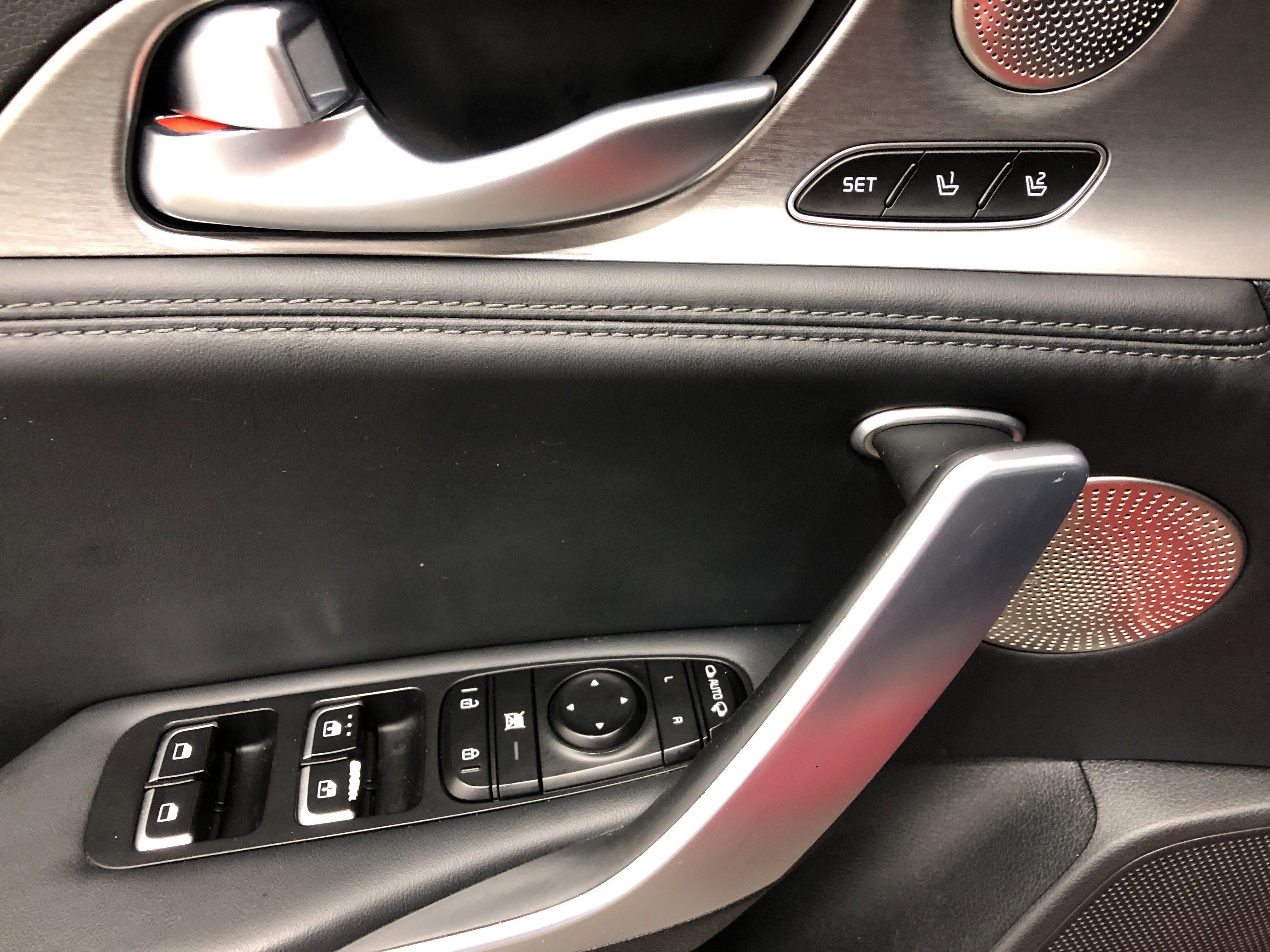 Used 2018 Kia Stinger GT2 AWD/4WD image 16
