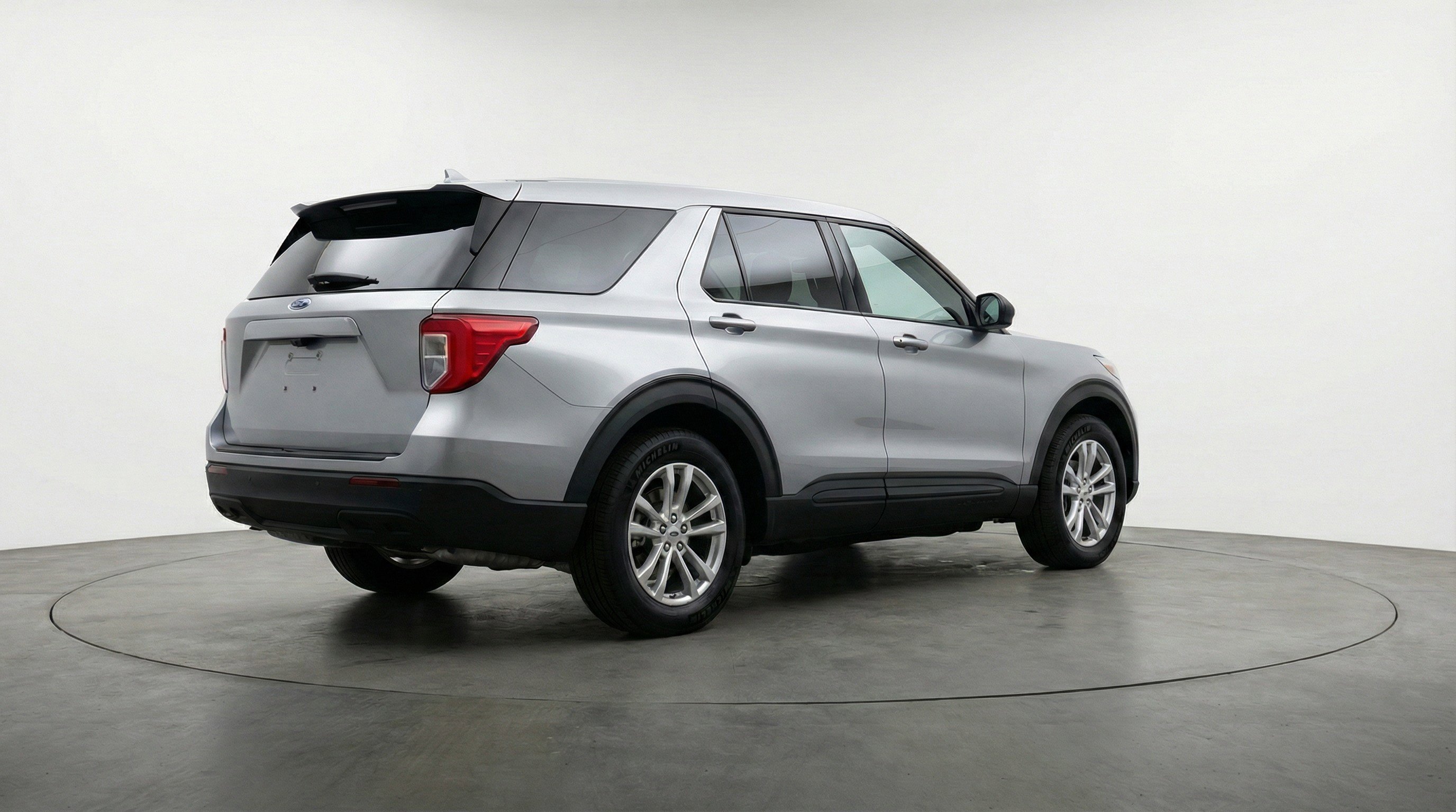 Used 2024 Ford Explorer Limited image 9