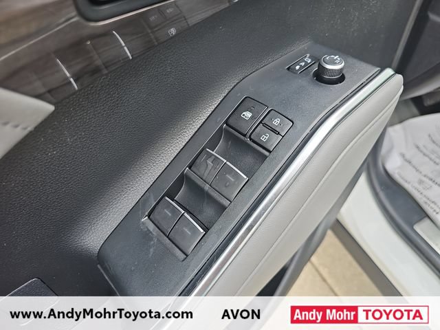Used 2023 Toyota Highlander Limited AWD/4WD image 12
