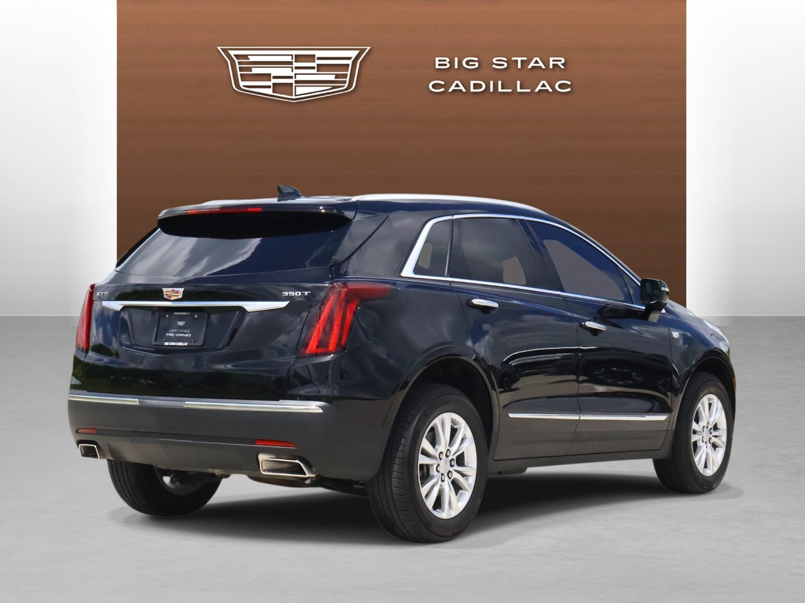 Used 2025 Cadillac XT5 Luxury w/ LPO, Floor Liner Package FWD image 5