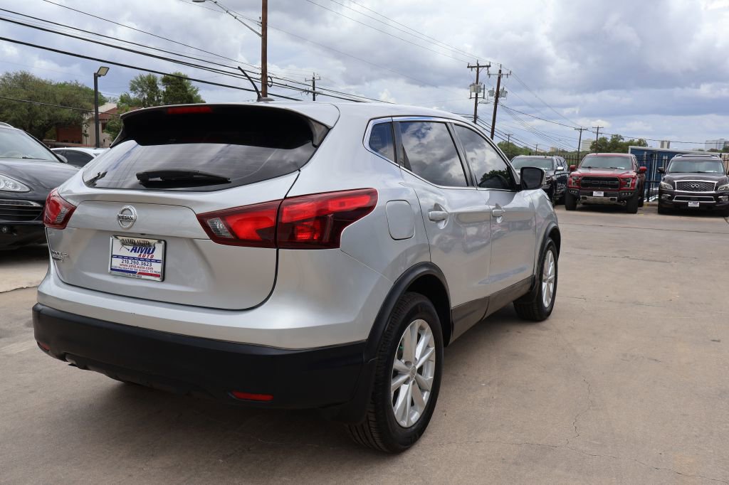 Used 2017 Nissan Rogue Sport S w/ S Appearance Package image 7