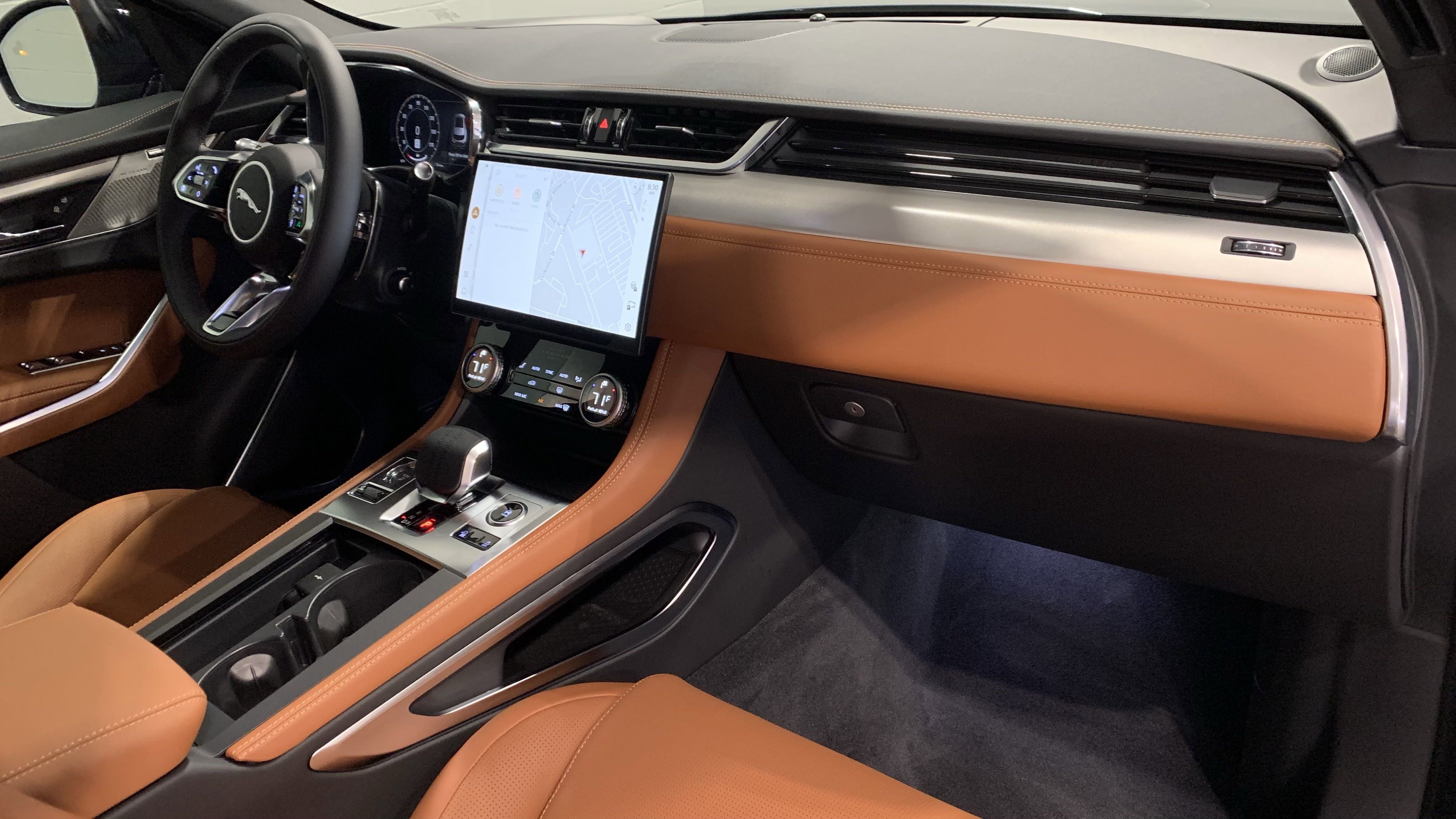 New 2026 Jaguar F-PACE R-Dynamic S image 4