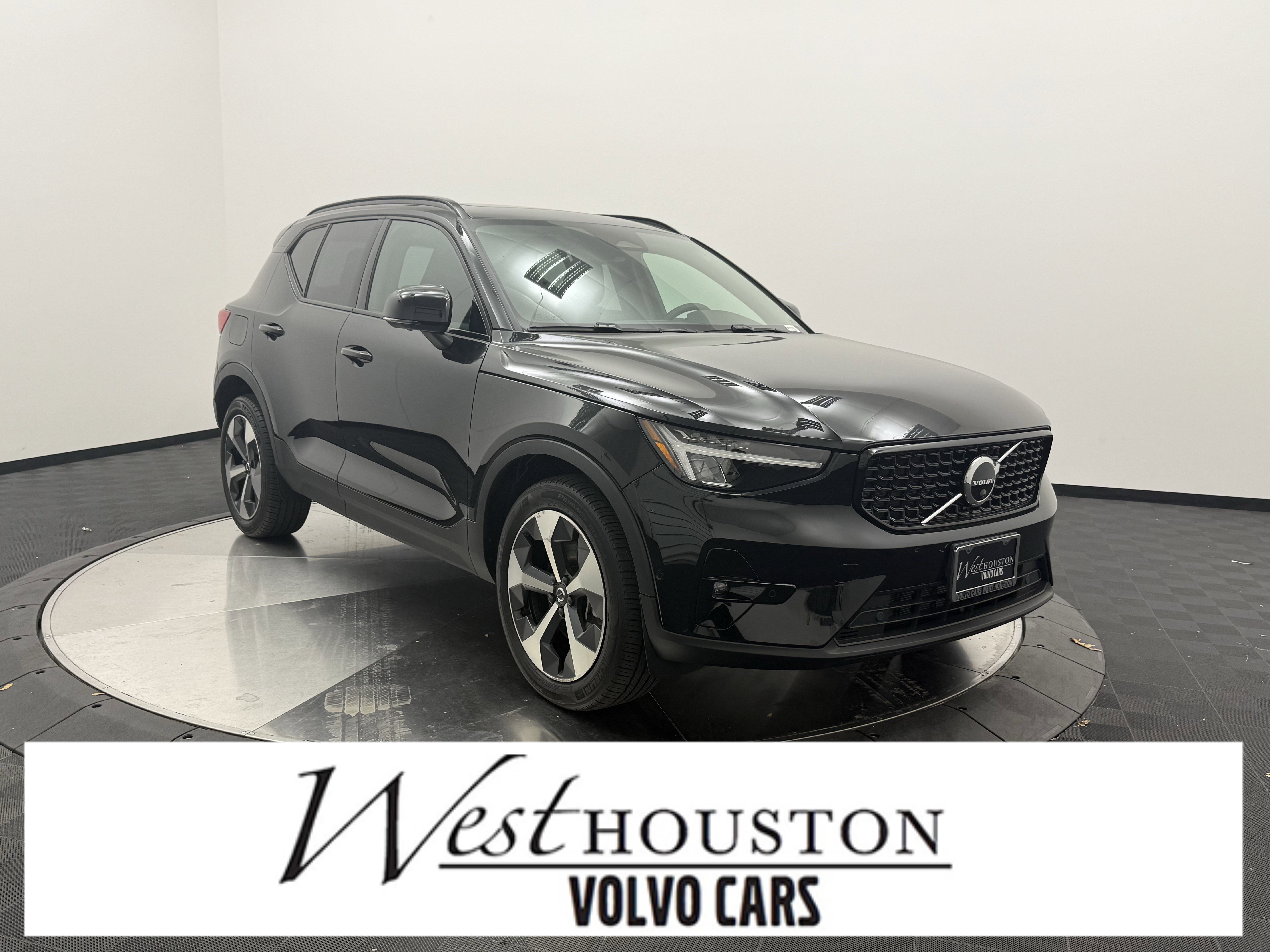 Certified 2023 Volvo XC40 B5 Plus w/ Driver Assist Package image 1