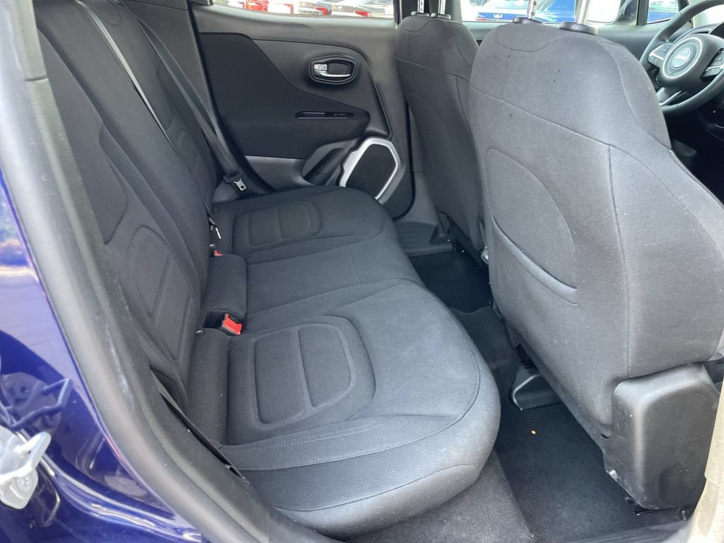 Used 2019 Jeep Renegade Latitude FWD image 22