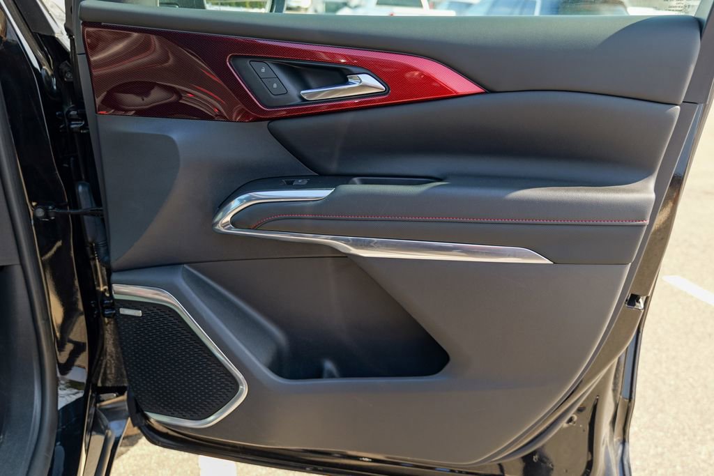 Used 2024 Chevrolet Traverse RS w/ LPO, Floor Liner Package image 37