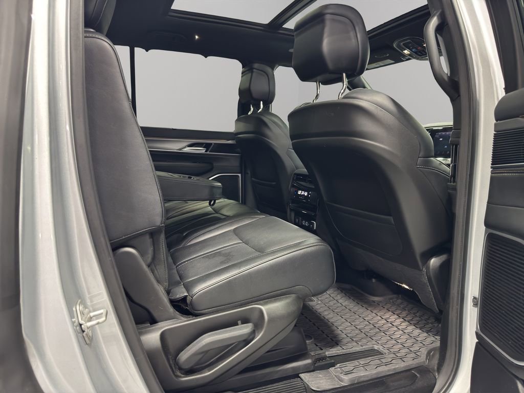 Used 2024 Jeep Wagoneer Series II w/ Convenience Group I image 13