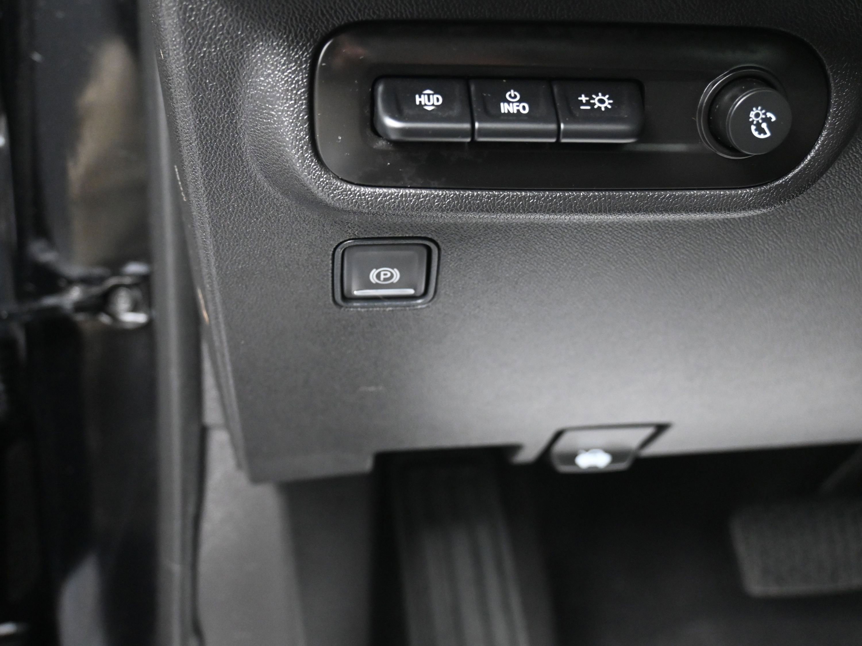 Used 2023 GMC Terrain Denali w/ Black Diamond Edition image 21