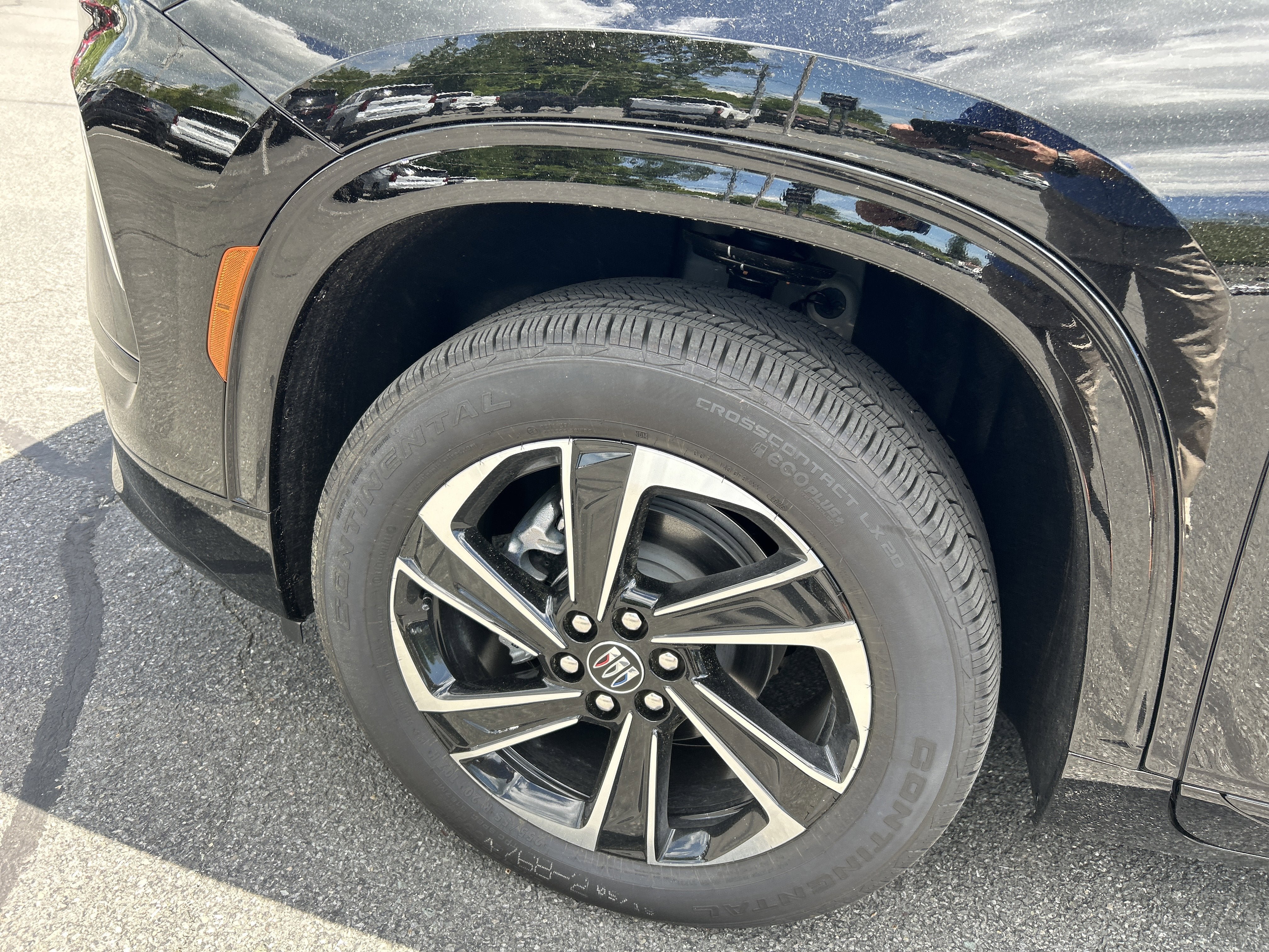 New 2026 Buick Enclave Sport Touring w/ Power Package AWD/4WD image 4