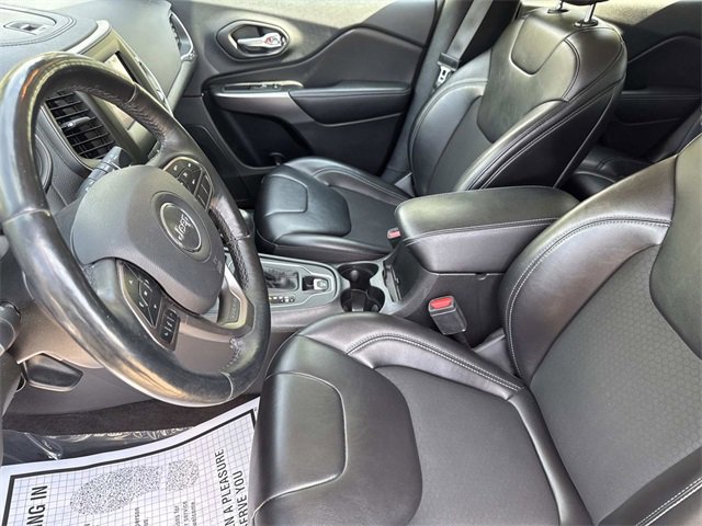 Used 2019 Jeep Cherokee Latitude Plus w/ Comfort/Convenience Group image 21