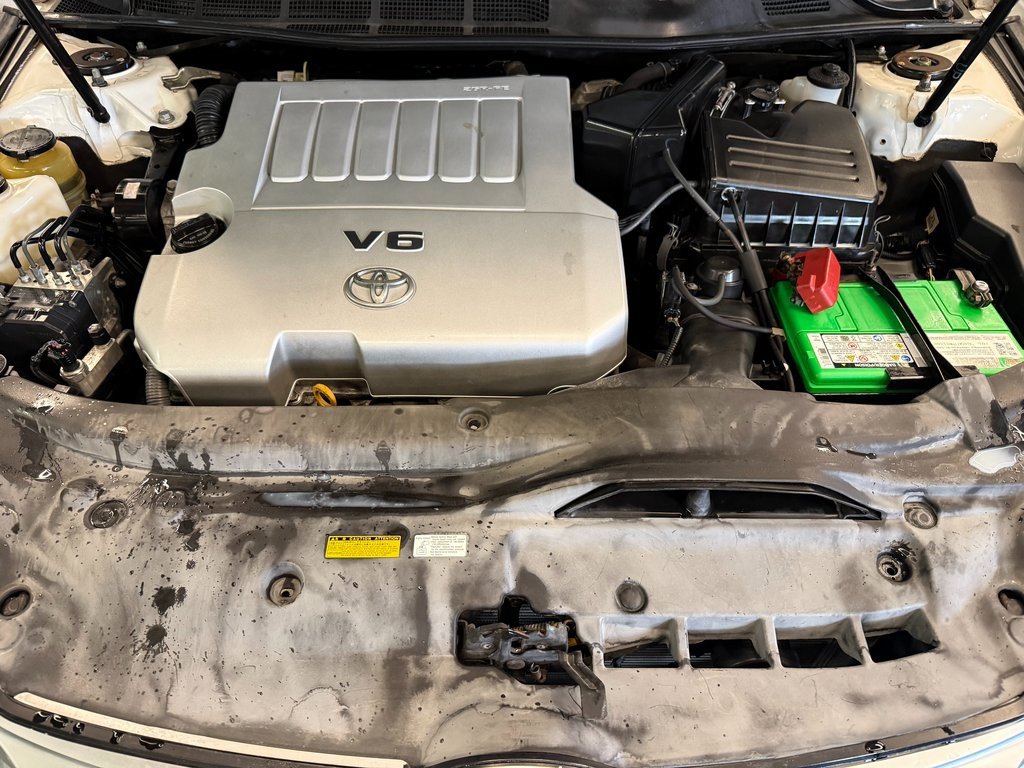 Used 2012 Toyota Avalon Limited image 22