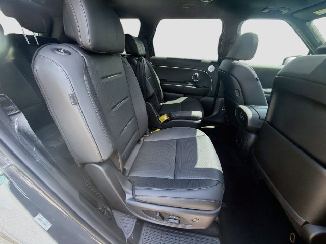 New 2027 Hyundai Palisade Calligraphy FWD image 30