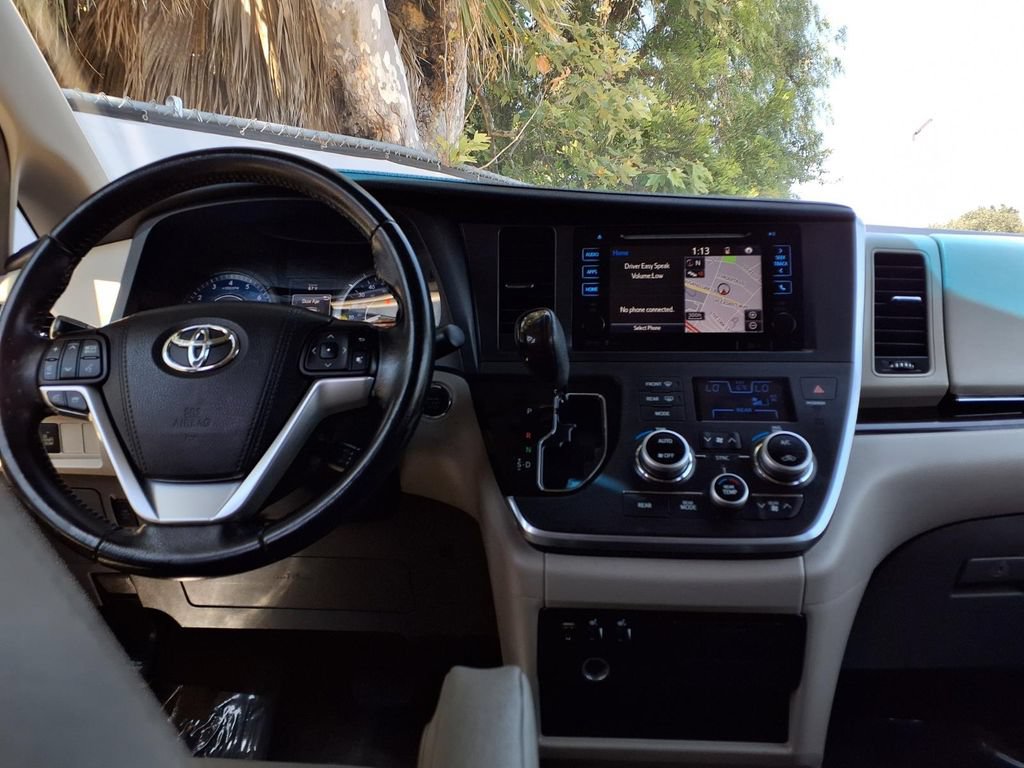 Used 2015 Toyota Sienna XLE w/ XLE Navigation Package FWD image 20