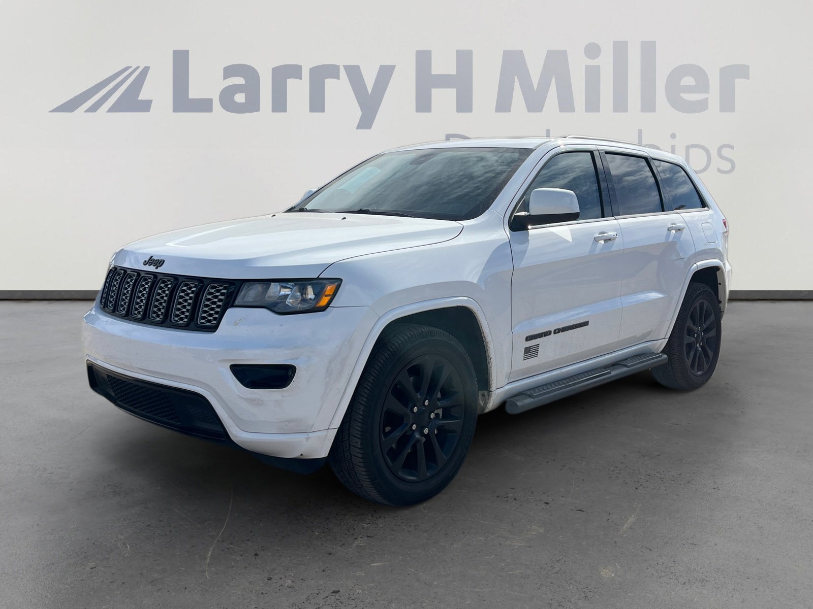 Used 2017 Jeep Grand Cherokee Altitude