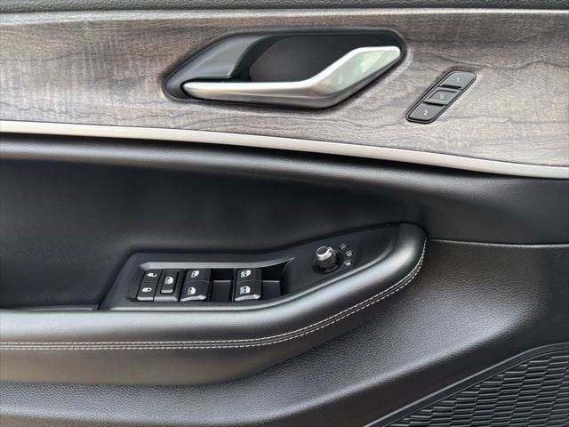 Certified 2023 Jeep Grand Cherokee Limited AWD/4WD image 20