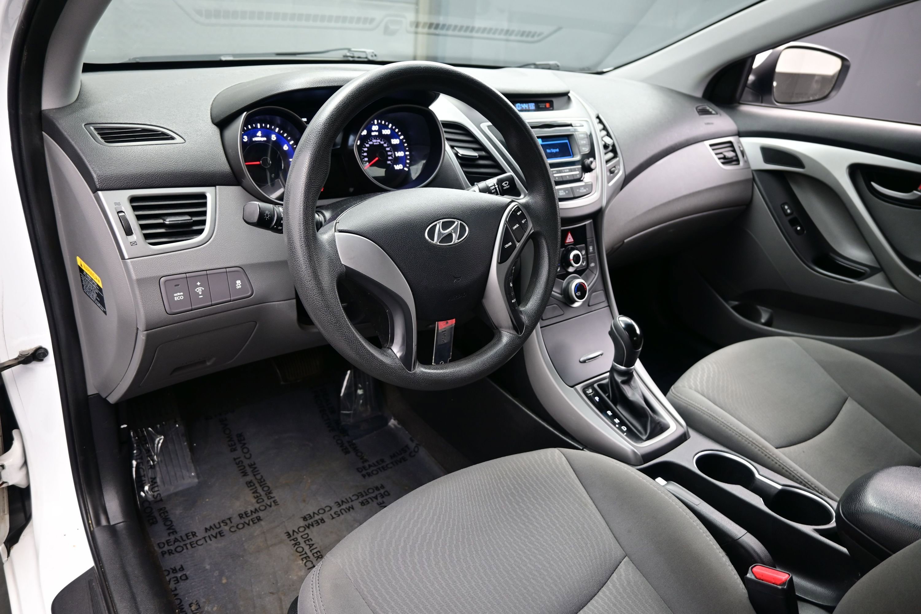 Used 2015 Hyundai Elantra SE FWD image 11
