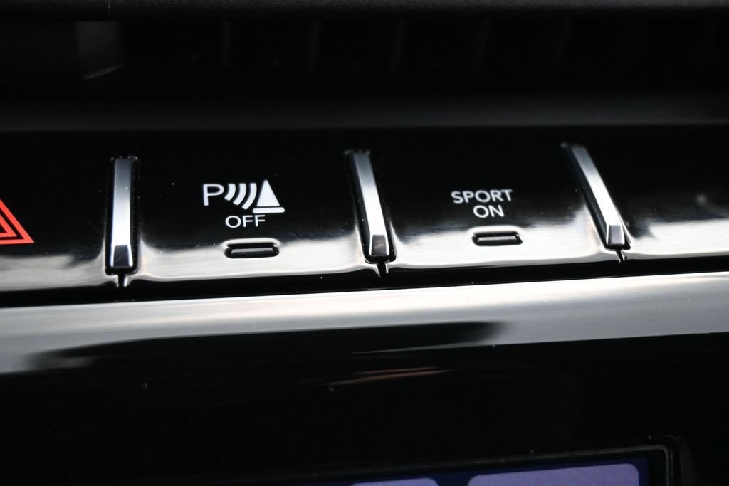 Used 2023 Jeep Grand Cherokee L Laredo AWD/4WD image 15