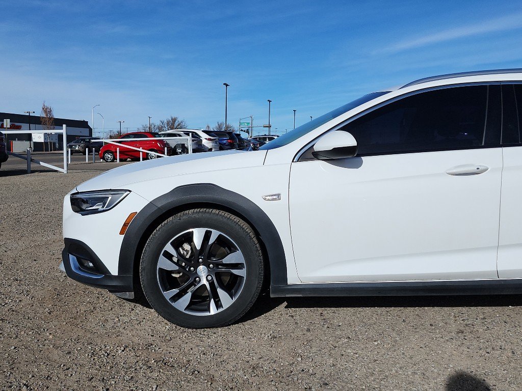 Used 2019 Buick Regal Essence w/ Driver Confidence Package I image 10