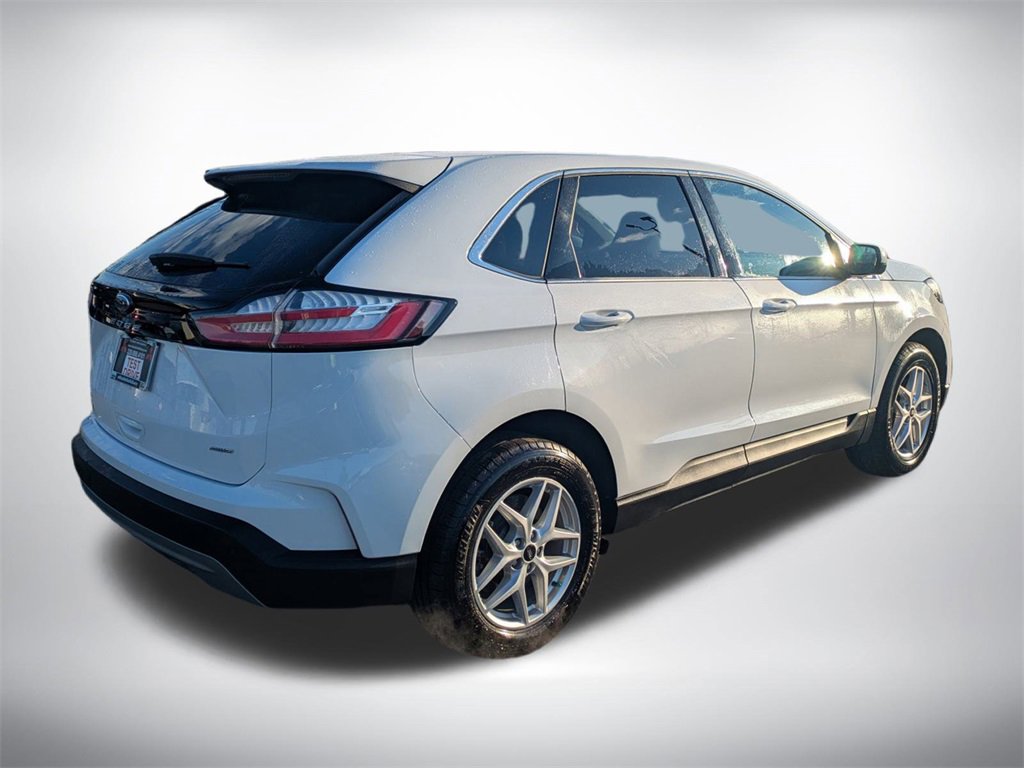 Used 2024 Ford Edge SEL image 3