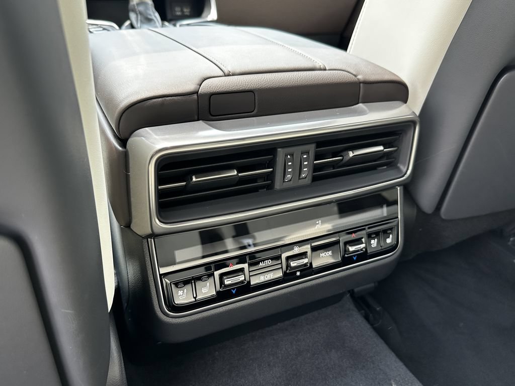 Used 2024 Lexus LX 600 4WD w/ Appearance Package image 27