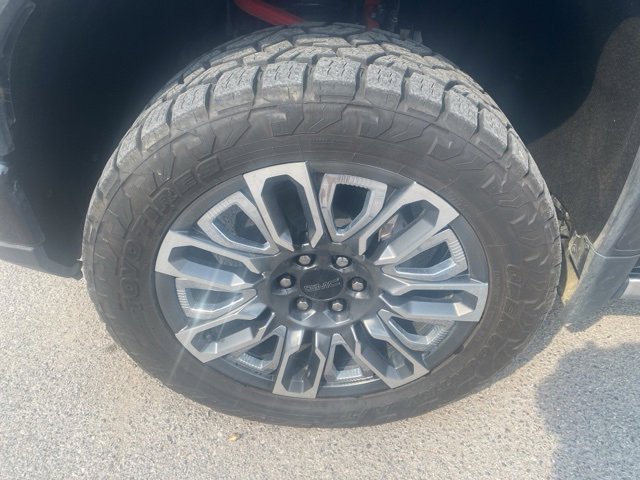 Used 2024 GMC Sierra 1500 Denali Ultimate image 10